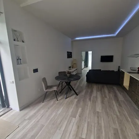 Virbaliske Apartment *